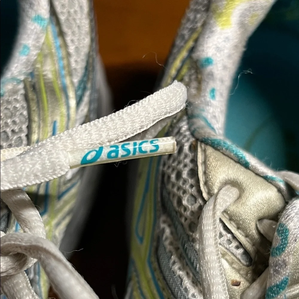 Asics Gel Hayano 17 White and Gray Sneakers with Green Blue Highlights 8.5